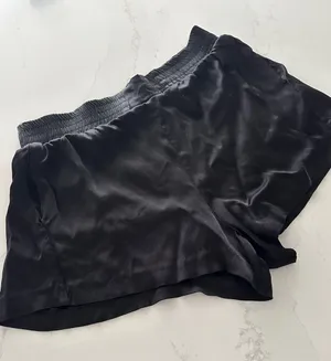 Zara pull on satin feeling black large shorts thumbnail 1