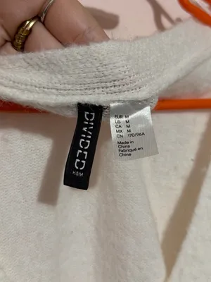 H&M Cream Cropped V-Neck Button Cardigan thumbnail 3