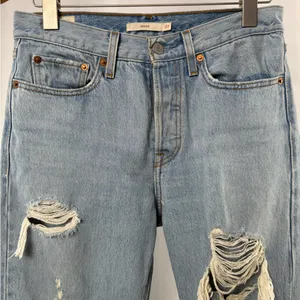 Levi's Wedgie Distressed‎ Raw Hem Jeans in Blue Size 27 thumbnail 3