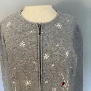 Croft & Barrow Cardigan Sz PL Full Zip Gray Cardinals Birds Holiday Winter‎ Snow thumbnail 4