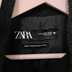 ZARA Contrast Pocket Fleece Jacket Black White Leopard Size M thumbnail 3