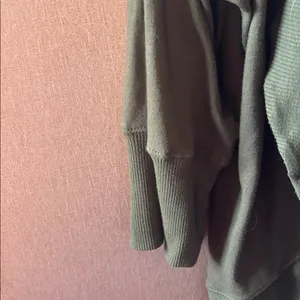 FINAL MARKDOWN Allyson Whitmore Green open front flyaway jacket 2x thumbnail 2