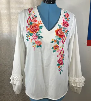 Savanna Jane White Boho Embroidered Floral Blouse V-neck size Large thumbnail 1