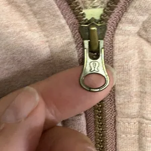 Lululemon Cropped Zip Hoodie Heathered Mauve Thumbhole Yoga Jacket Women’s 10? thumbnail 3