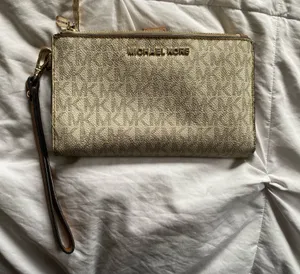 Michael Kors Wallet Wristlet thumbnail 1