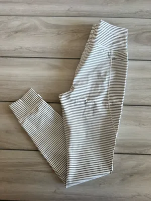 HALARA High Waist Full LengthYoga Legging w/Pockets Grey Medium NWT IN PKG thumbnail 7