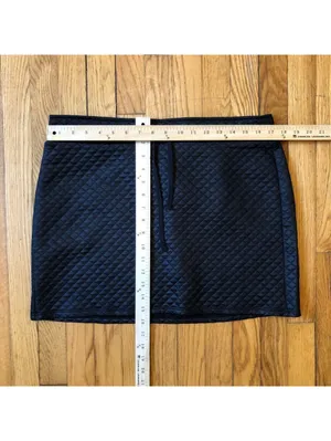 Fabletics EUC Women's Fabletics Manila Coated Black Quilted Mini Skirt Size L thumbnail 2