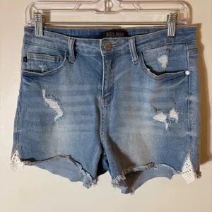 Judy Blue Distressed Denim Shorts Lace Trim Raw Hem Size 29‎ thumbnail 1
