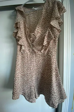 Romper Size M thumbnail 1