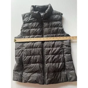 Uniqlo Ultra Light‎ Down Vest Women Small Black Hike Outdoor Puffer thumbnail 3