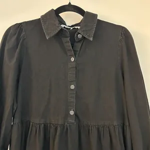 Zara Chambray Denim Ruffle Tiered Poplin Dress in Black Size M thumbnail 6