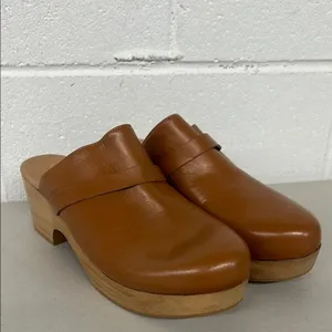 Sz10 Andre assoue brown tan slip on heeled Sofi clog wooden leather chunky amber thumbnail 2