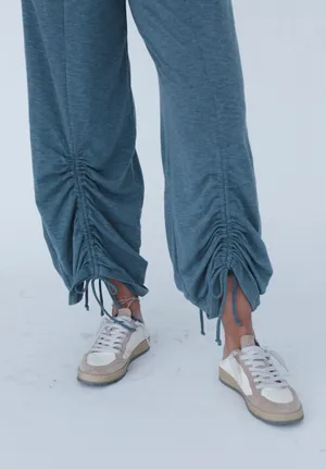 Green Pants Size L thumbnail 2