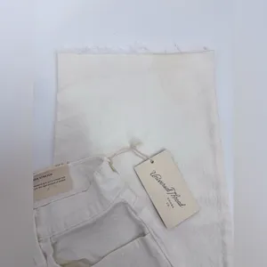 Universal Thread Women's Off-White Straight Leg Jeans thumbnail 9