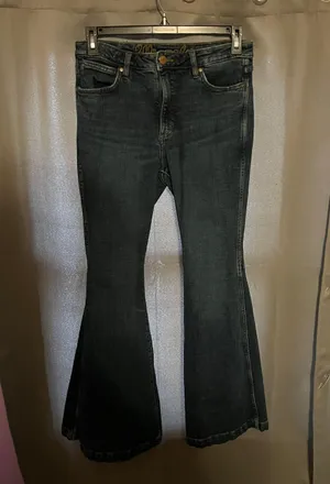 Wrangler WOMEN'S RETRO® BAILEY HIGH RISE TRUMPET FLARE JEAN thumbnail 1