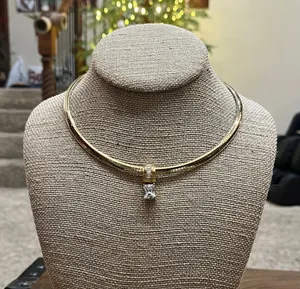 Elegant Gold Necklace with Crystal Pendant thumbnail 1