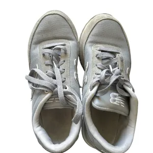 New Balance‎ 501 Women's Sneakers Size 6.5 White/Grey/Blue Running Shoes thumbnail 2