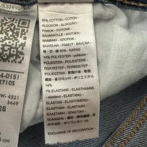Levis Wedgie Straight Jeans Womens Size 31x28 Distressed Button Fly Medium Wash thumbnail 7