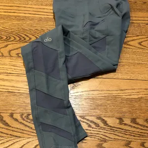 Alo Leggings Side Mesh Panels Blue Grey thumbnail 7