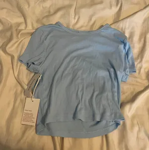 Aritzia Crop Top thumbnail 1