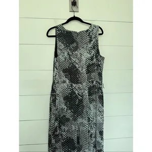 White House Black Market Women’s 16 Vneck Maxi Dress Sleeveless thumbnail 4