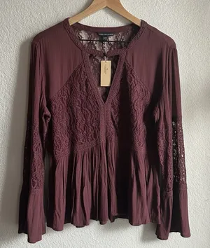 ❤️🆕American Eagle Outfitters Maroon Red Lace Peasant Blouse✨NWT✨ thumbnail 1