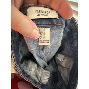 Forever 21 Womens Blue Wash Cropped Straight Leg Jeans‎ Size 29 thumbnail 3
