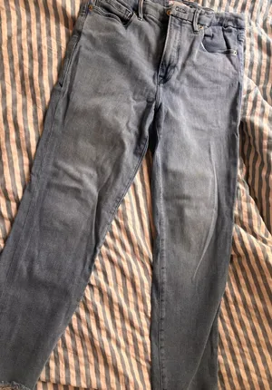 Good American Jeans thumbnail 1