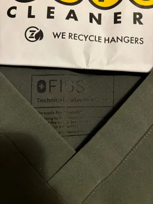 FIGS Scrub Top thumbnail 2