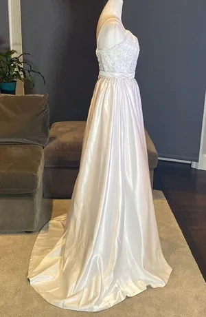 Women’s White Satin Full Length Prom Party Dress Corset Back Size 2 NWOT thumbnail 7