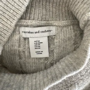 Cupcakes and Cashmere Gray Cable Knit Sweater Vest thumbnail 8