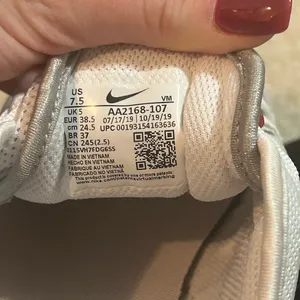 Nike Pink and White Sneakers thumbnail 8