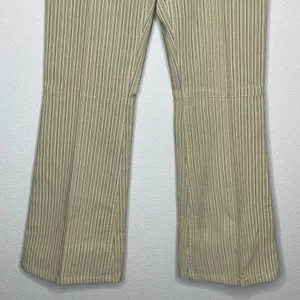 Alice + Olivia Pants‎ thumbnail 3