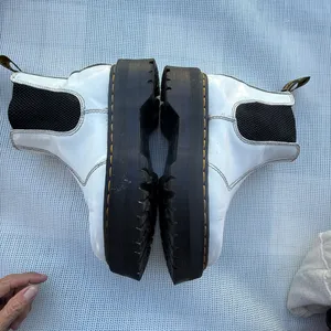 DR MARTENS 2976 QUAD UNISEX White Leather Ankle Boots 6 men’s 7Ladies thumbnail 5