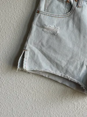 Wild Fable Light Wash High Rise Denim Shorts Size 2 Distressed Raw Hem thumbnail 5