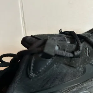 Nike Air Max 270 React GS Black Running Shoes thumbnail 11