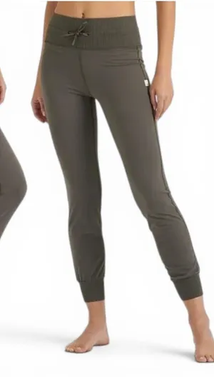 Vuori Womens Daily Jogger Oregano Green VW418 Slim Fit Athleisure Yoga Size M thumbnail 1
