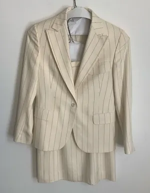 Burberrys London Vintage‎ Silk 2pc suit size 4 thumbnail 1