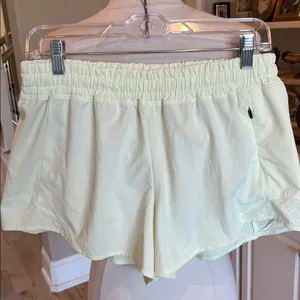 Athletic Shorts Pastel Yellow Size M thumbnail 11