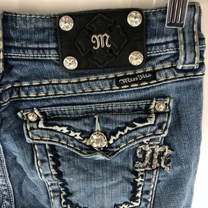Miss Me Womens Jeans JE5014B40X Boot Cut Embellished Embroidered Flap Pockets 29 thumbnail 5