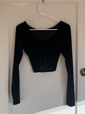 Abercrombie & Fitch Black Velvet Long-Sleeve Crop Top thumbnail 3