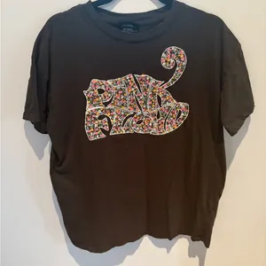 Woman’s Cotton On black Pink Floyd graphic t-shirt in size M thumbnail 1
