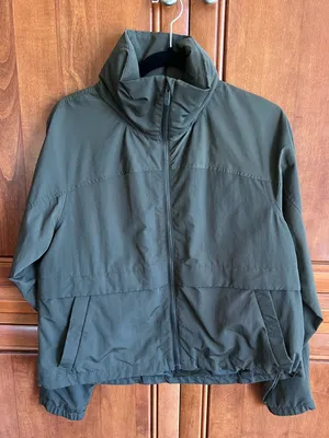 Lululemon effortless jacket thumbnail 1