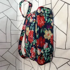 Lug Crossbody‎ Bag Medium Navy Floral Quilted Multi-Pocket Travel Purse thumbnail 6
