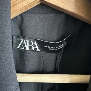 NWT Zara Blazer Black Sz M Military Double Breast Fitted Logo Embroidery thumbnail 3