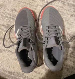 Adidas Tennis Shoes thumbnail 2