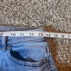 American Eagle Outfitters Mom Jeans Light Wash‎ Distressed High Rise Size 4 thumbnail 5