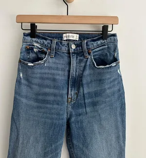 Abercrombie Ultra High Rise Ankle Straight Jean thumbnail 7