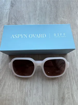DIFF x Aspyn Ovard Lola Milky Blush Brown Gradient Sunglasses thumbnail 4