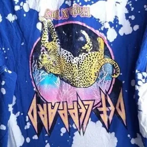 Def Leppard Vintage Style High N Dry Tie Dye Tiger Graphic Unisex T Shirt M Blue thumbnail 10
